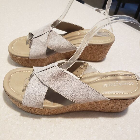 Donald Pliner Women's Ideal Basic Elastic Wedge Sandals Bone SZ 8.5 - Picture 4 of 8